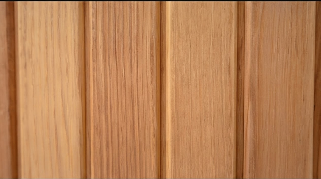 Bath in western red cedar, natural finish